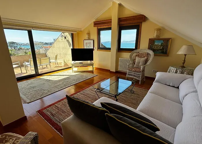 Sirenita En La Playa Con Piscina Y Vistas Al Mar